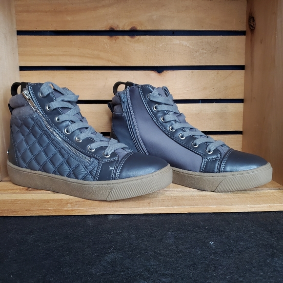 4) JUICY COUTURE Women's Quilted High-Top Sneakers Sz. 7 - Picture 5 of 10